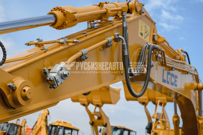 Купить Экскаватор колесный LGCE E7150H (Квик-каплер гидр, Двухпоточная гидролиния (X3)) в компании Русбизнесавто - изображение 10
