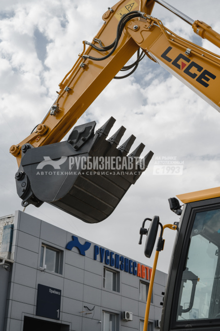 Купить Экскаватор колесный LGCE E7150H (Квик-каплер гидр, Двухпоточная гидролиния (X3)) в компании Русбизнесавто - изображение 5